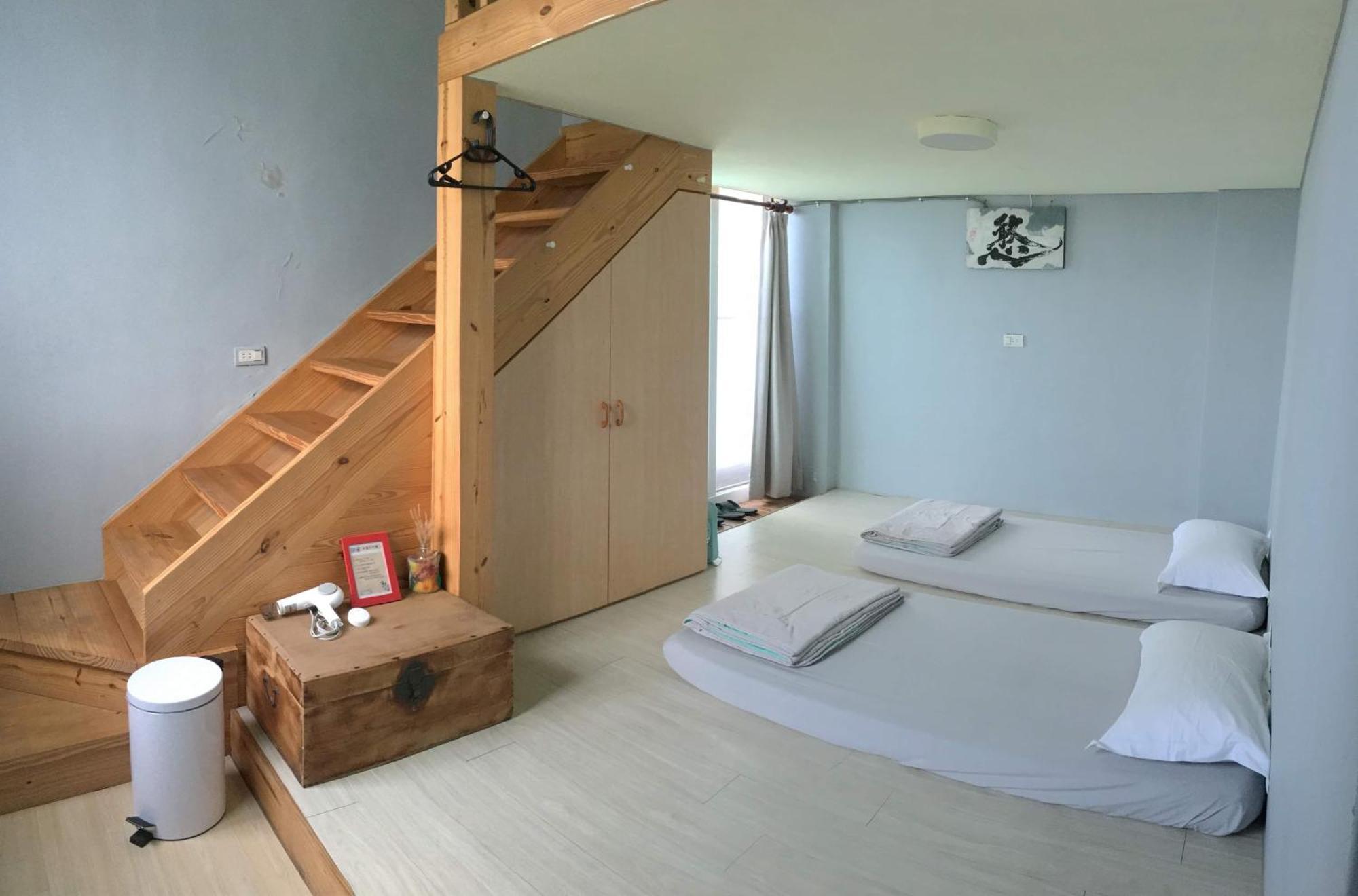Back To Real Hostel T'ai-tung Eksteriør billede