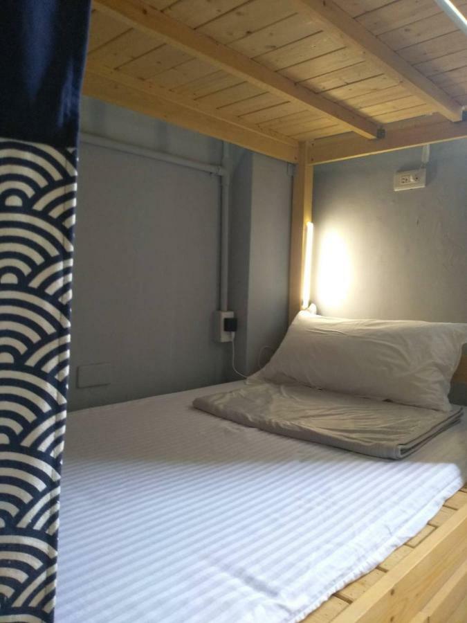 Back To Real Hostel T'ai-tung Eksteriør billede